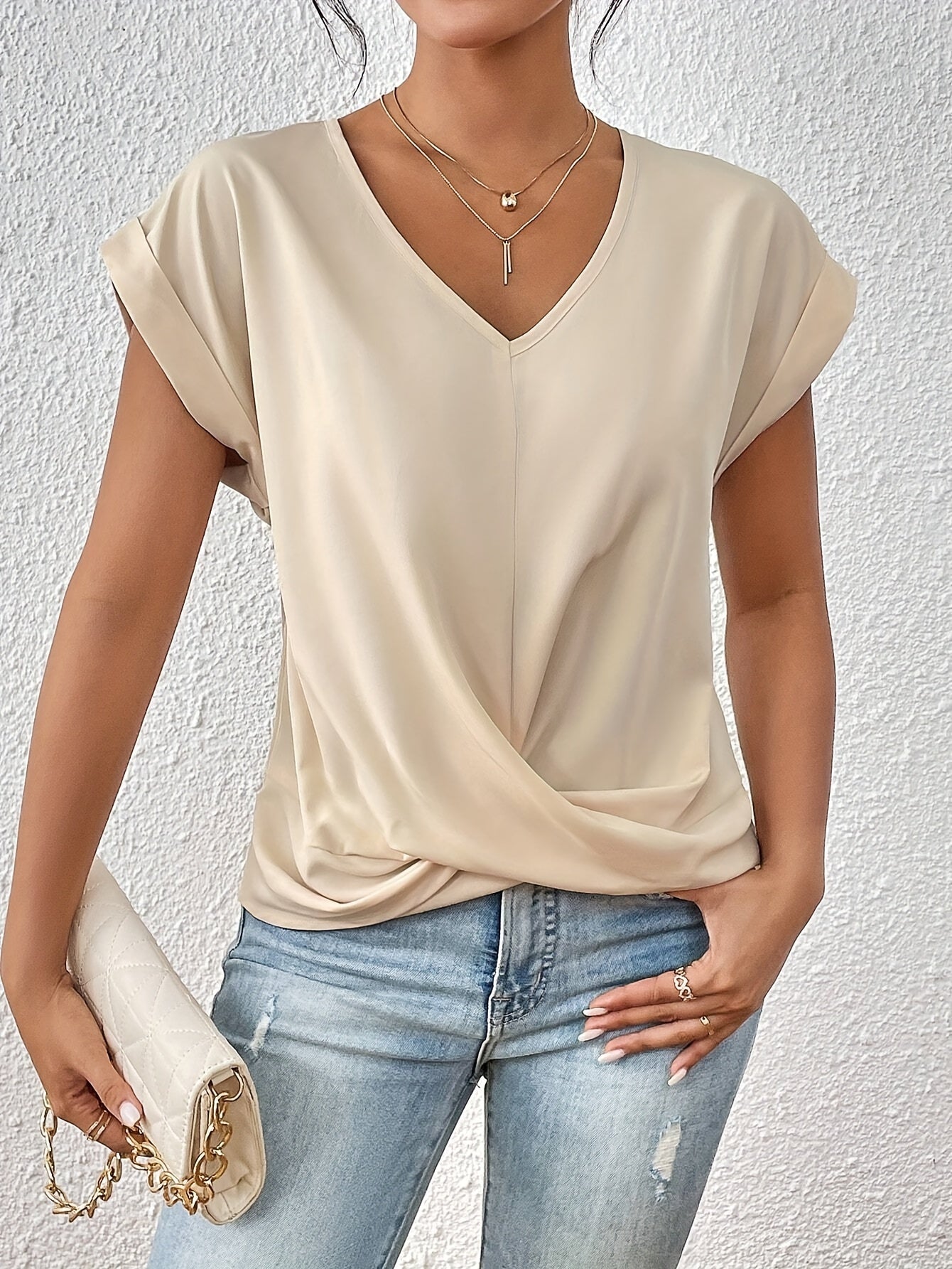 Cleo - Chic Casual Tee