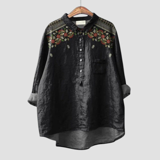 Carina – Zwarte blouse met bloemen