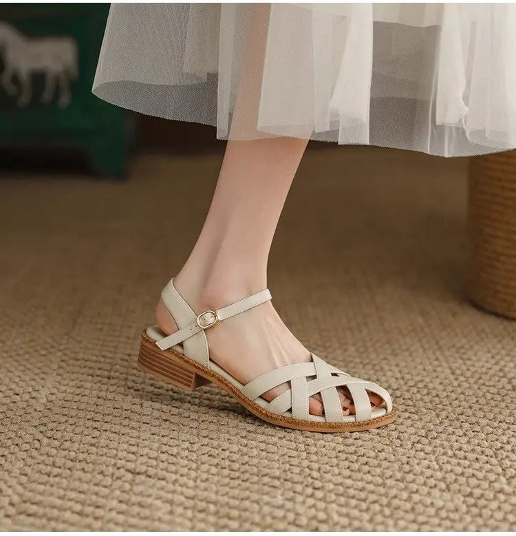 Elira - Minimalistische gesp sandalen