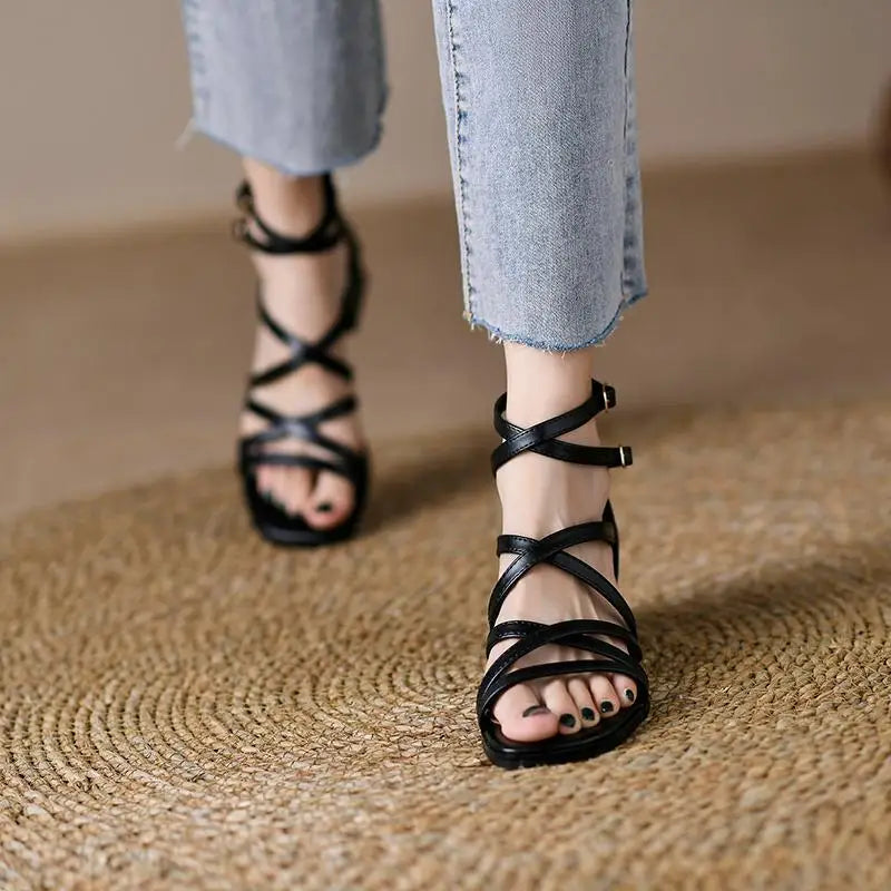 Verena – Sandalen met Blokhak en Bandjes