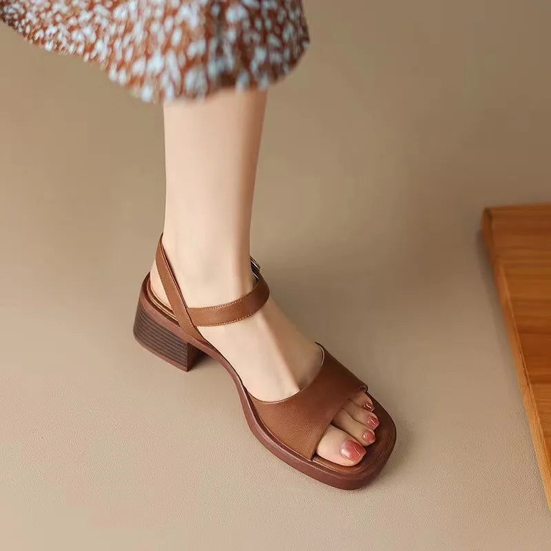 Sarena – Retro Vierkante Teen Franse Sandalen