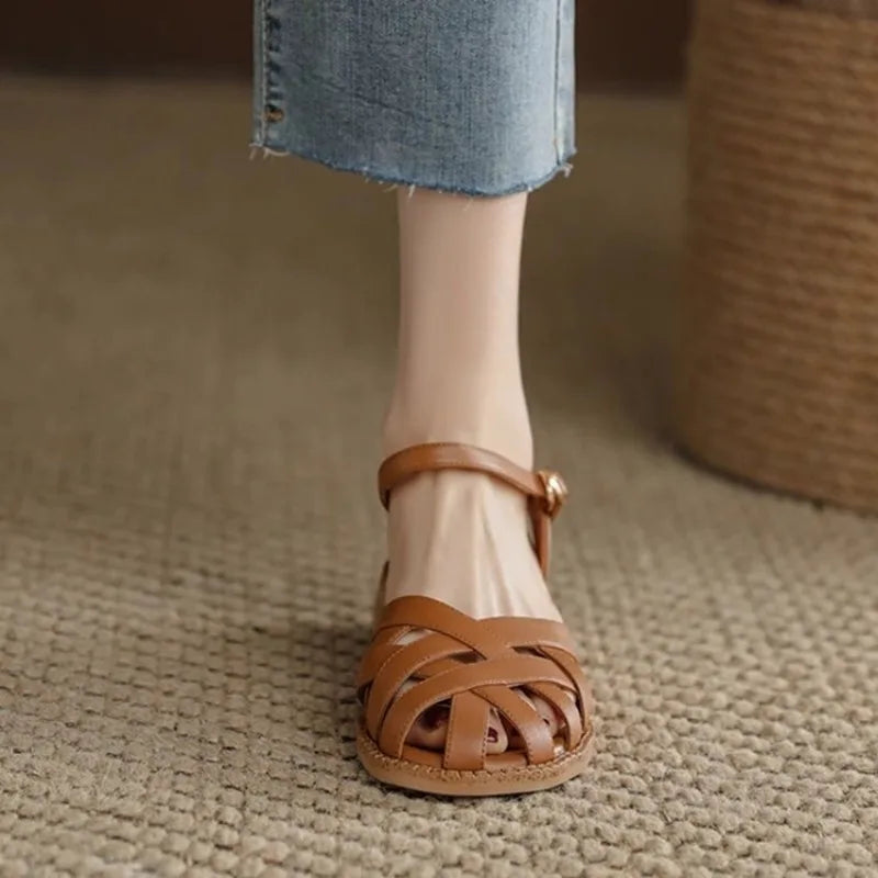 Elira - Minimalistische gesp sandalen